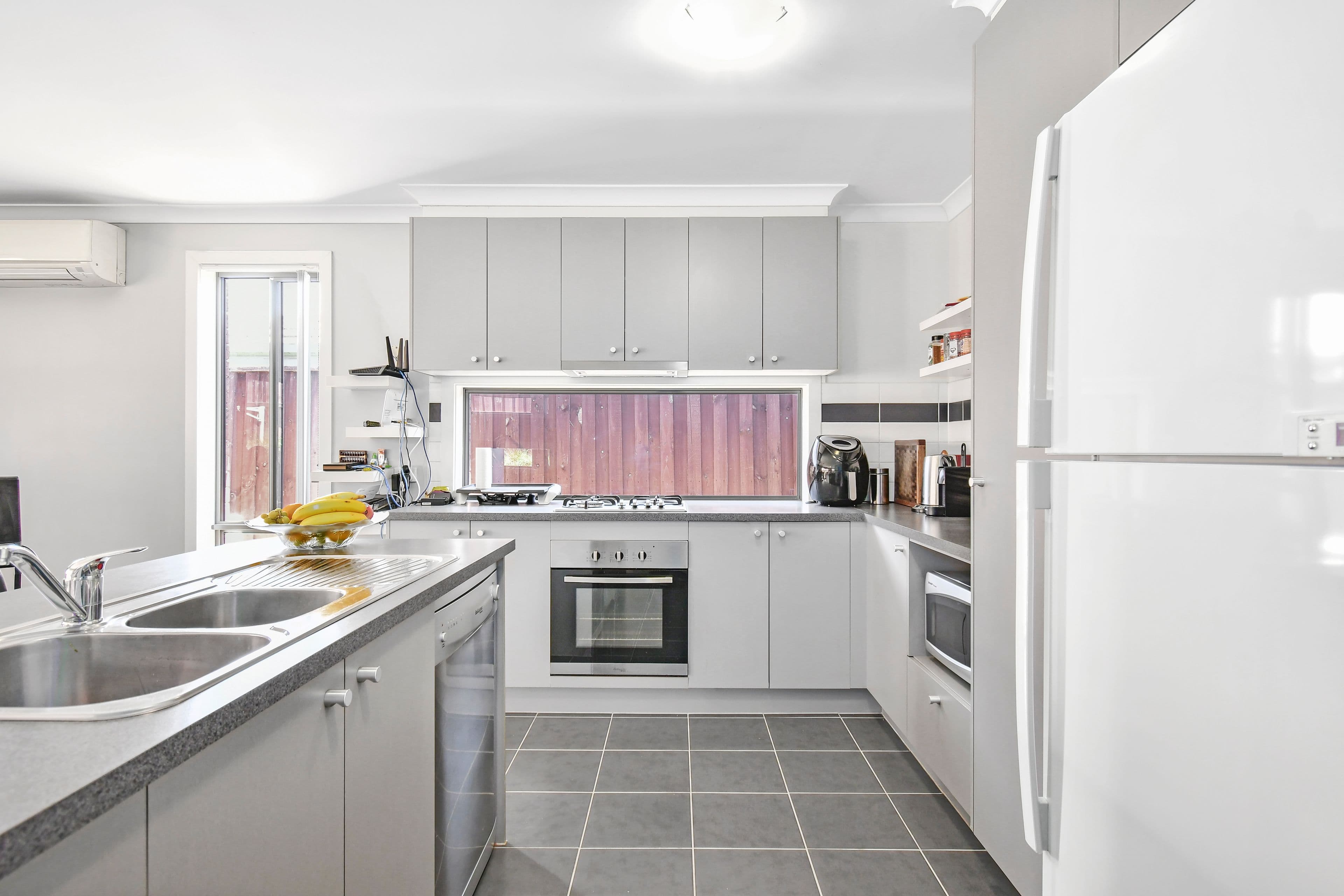 26 Central Avenue, Pakenham VIC 3810, Pakenham - Thumbnail 3