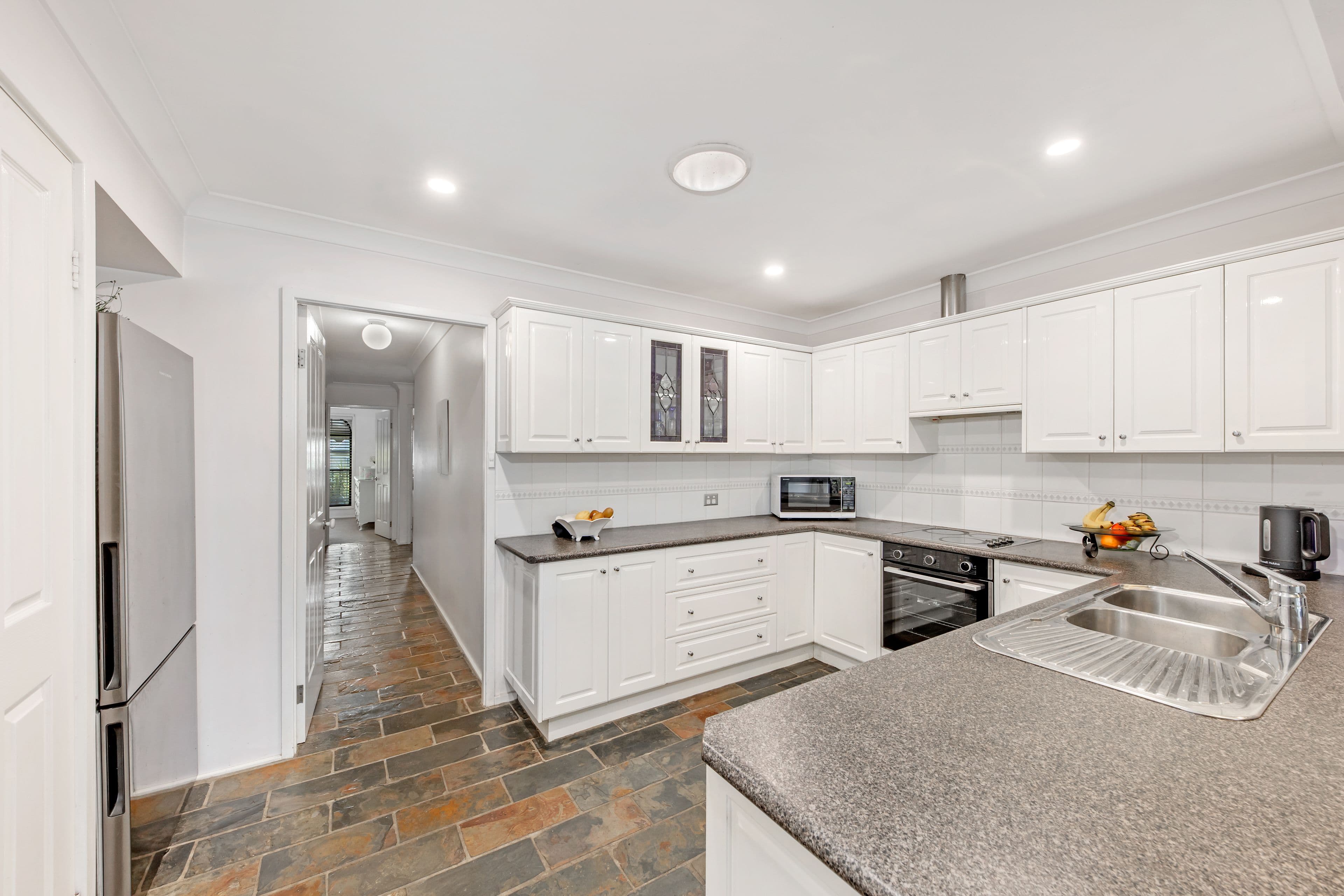 10 Jade Place, Seven Hills NSW 2147, Seven Hills - Thumbnail 2
