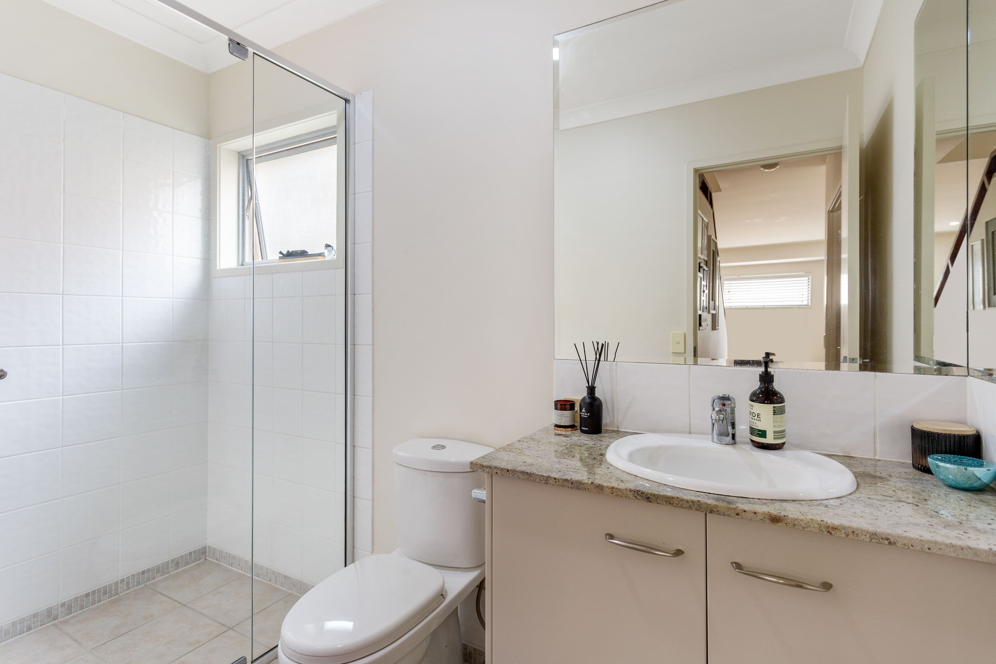 88 Falconer Street, Southport QLD 4215, Southport - Thumbnail 8