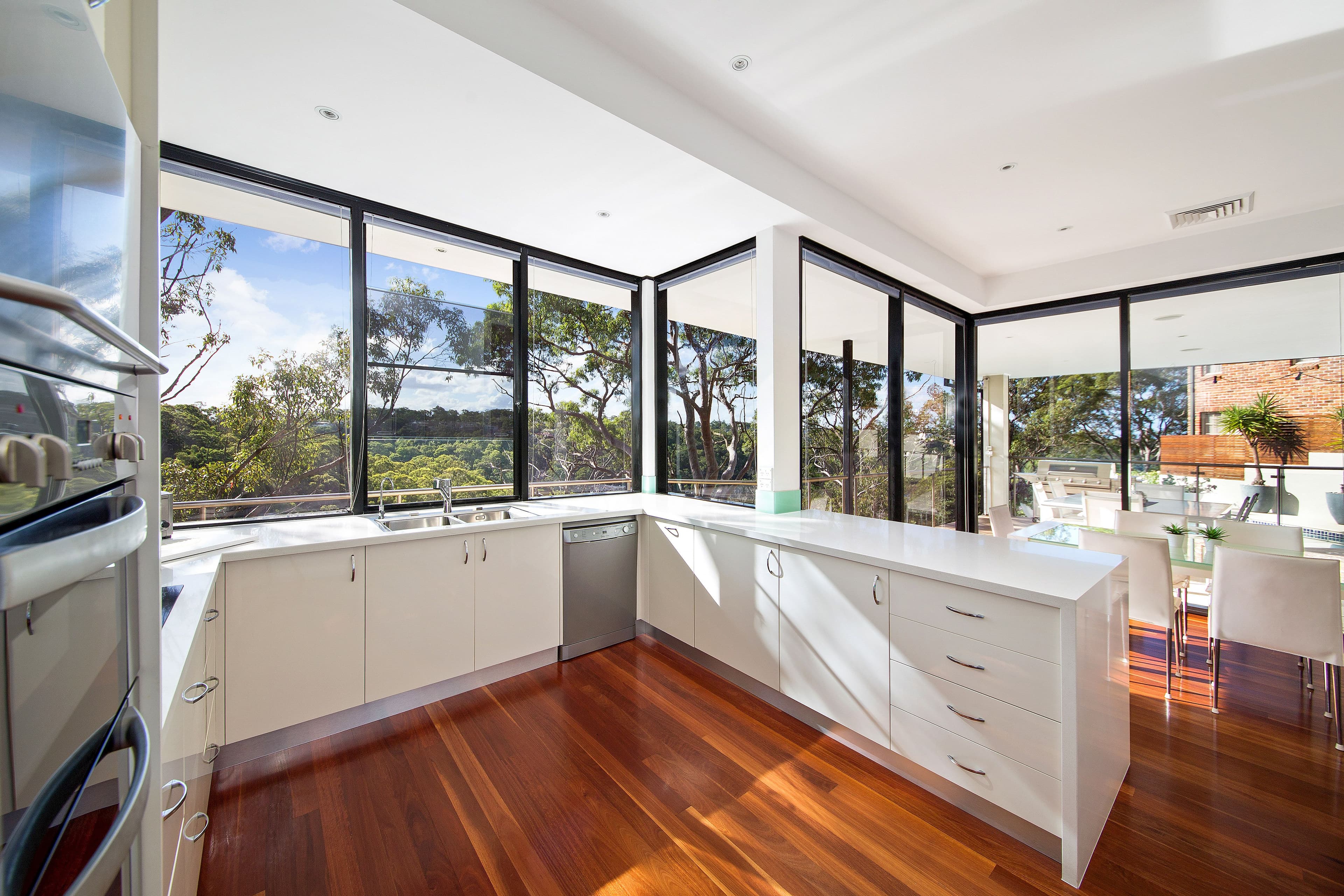 26 Thompson Avenue, Illawong - Thumbnail 4