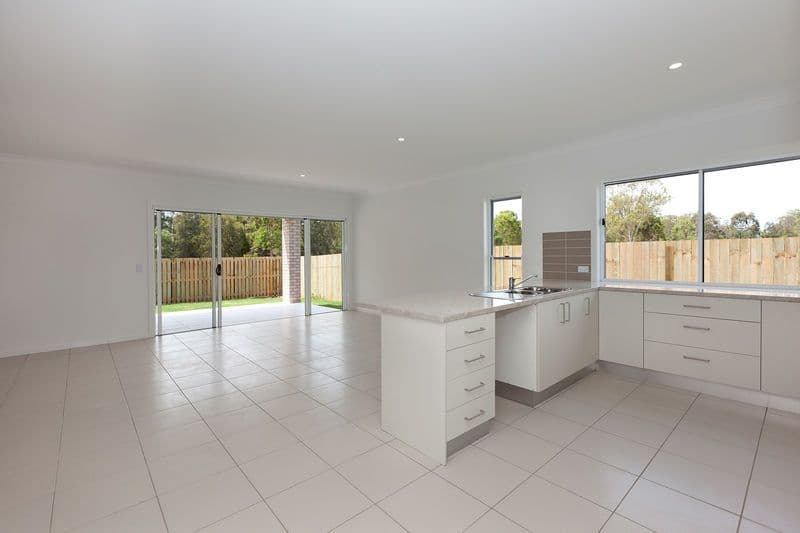 13 Nutmeg Court, BIRKDALE QLD 4159, Birkdale - Thumbnail 2