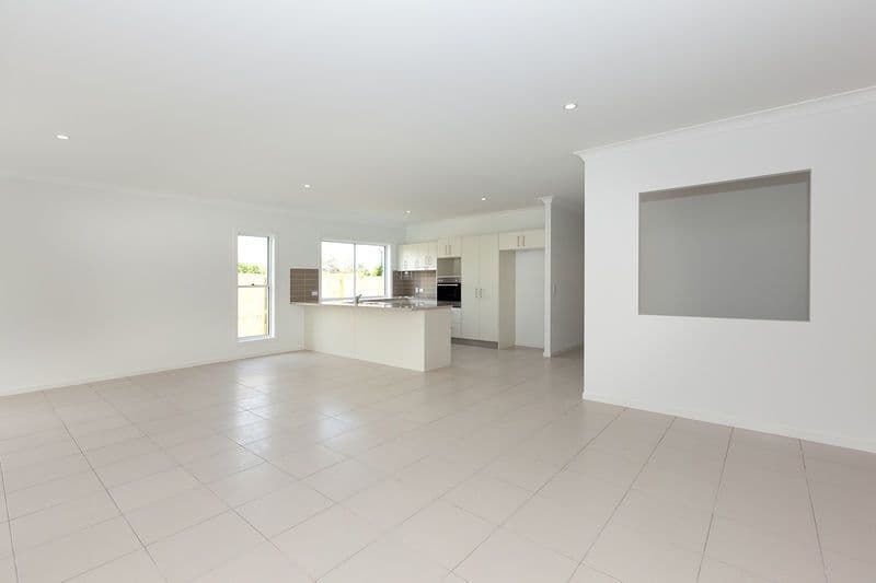 13 Nutmeg Court, BIRKDALE QLD 4159, Birkdale - Thumbnail 3