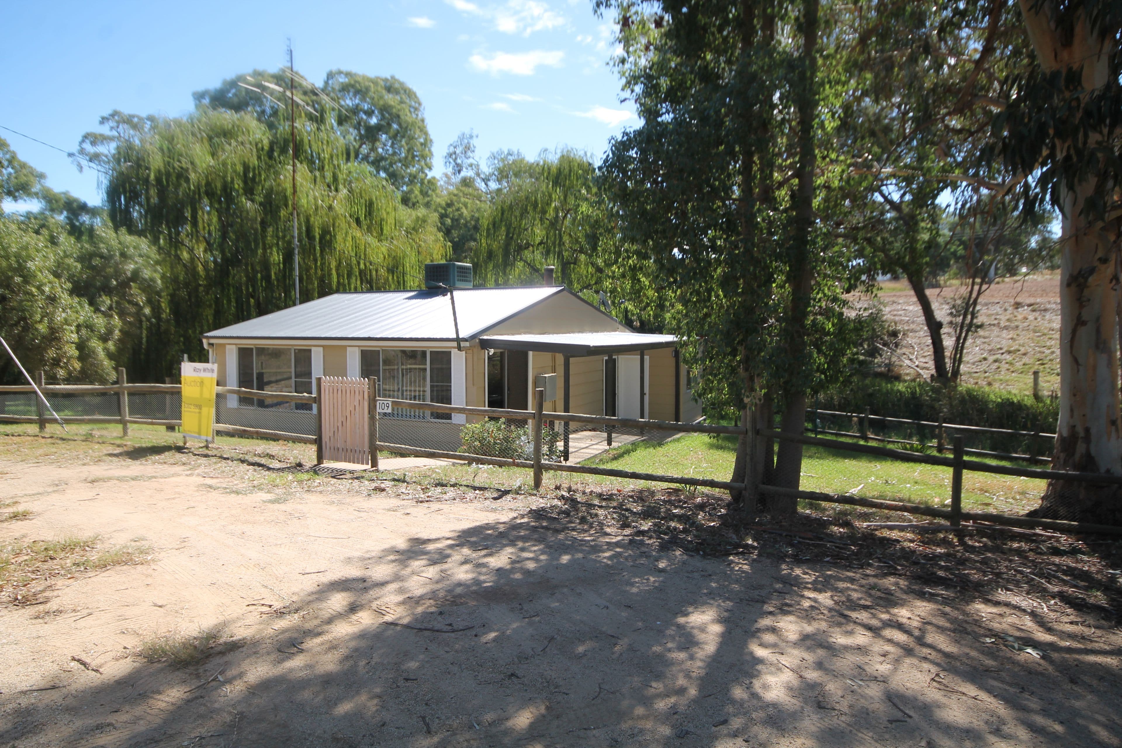 109 Victoria Gully Road, Young - Image 1