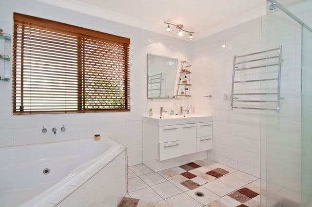 6 Kefferan Place, ORMEAU QLD 4208, Ormeau - Thumbnail 5