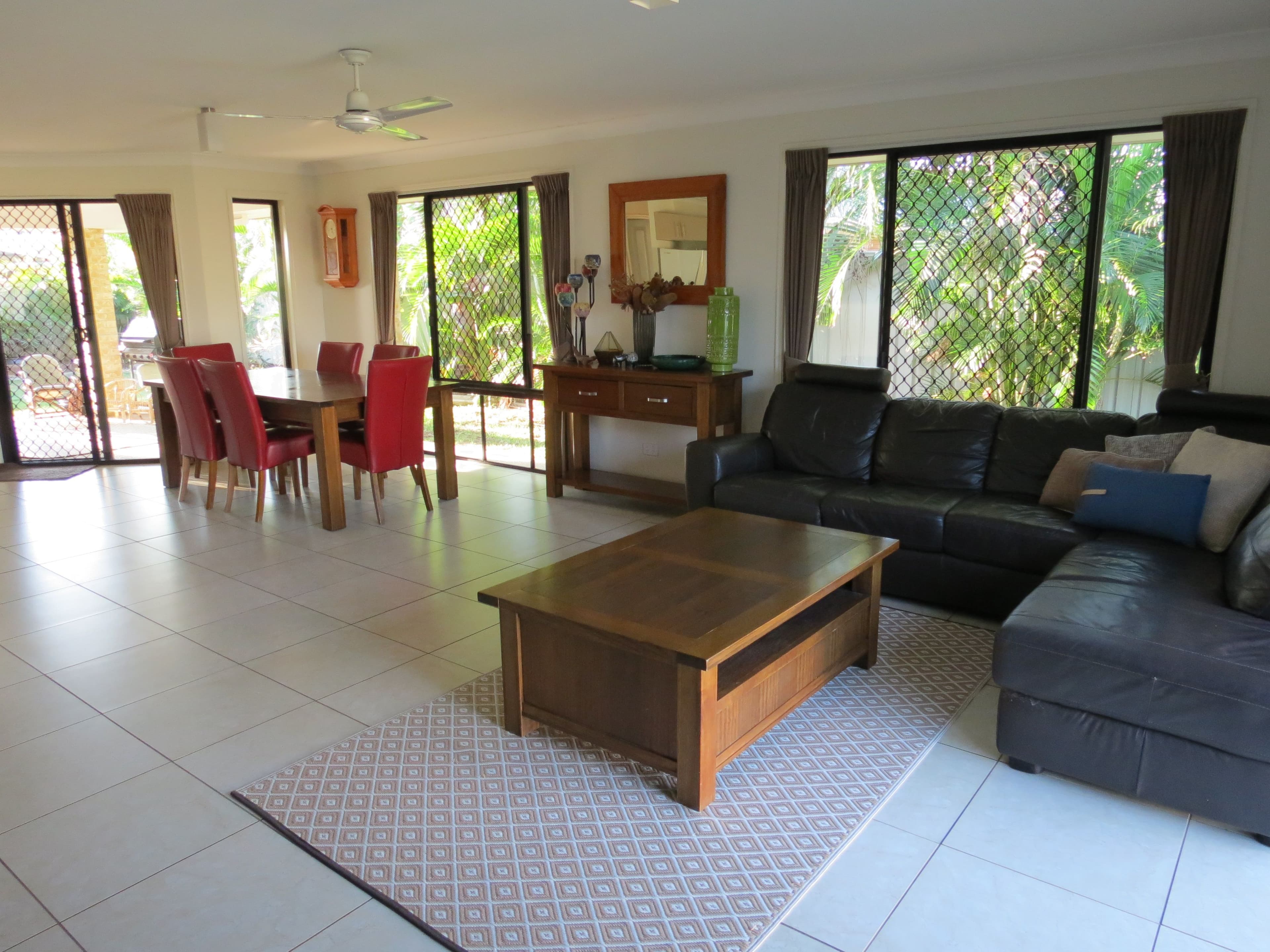 24 Mayfair Drive, Emerald QLD 4720, Emerald - Thumbnail 5