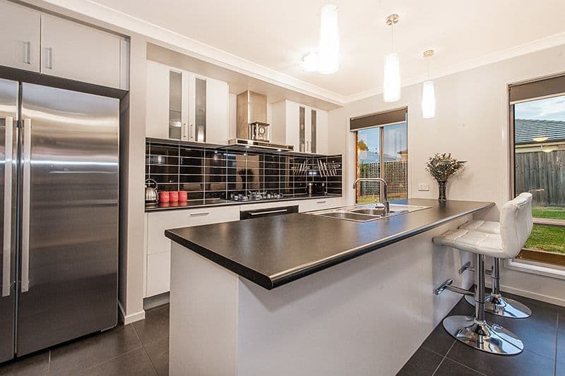 33 City Vista Circuit, Cranbourne West VIC 3977, Cranbourne West - Thumbnail 2
