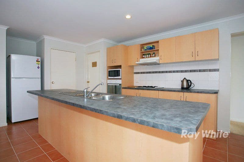 43 Masterton Place, CRANBOURNE VIC 3977, Cranbourne East - Thumbnail 3