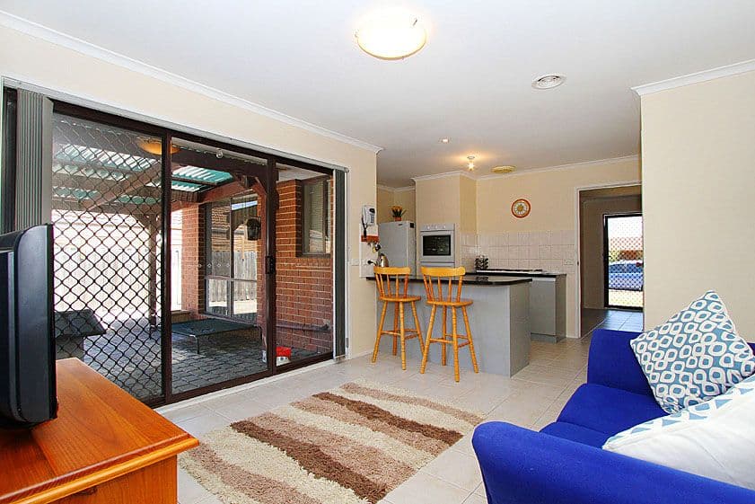 45 Jacaranda Drive, MILL PARK VIC 3082, Mill Park - Thumbnail 4