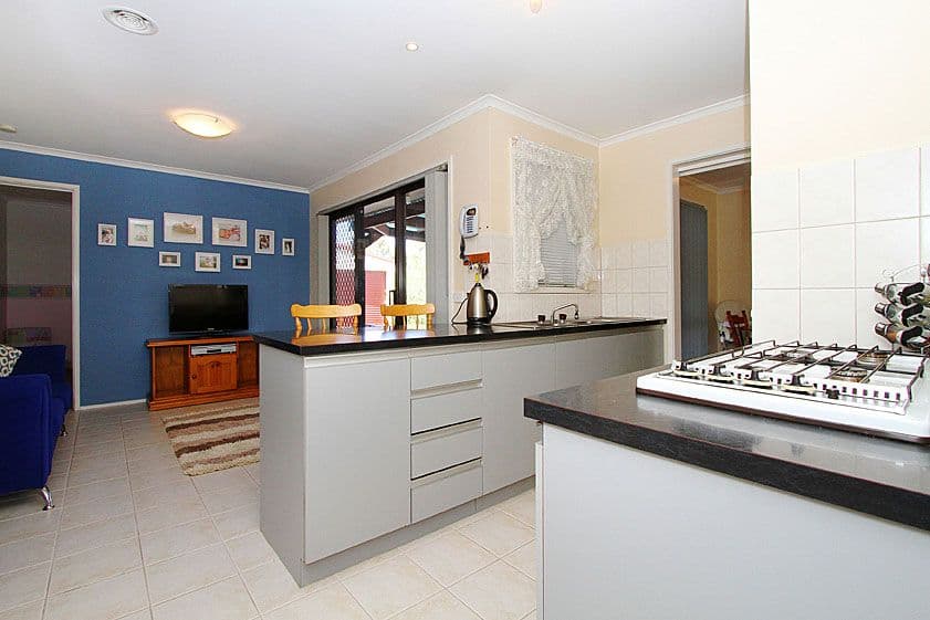 45 Jacaranda Drive, MILL PARK VIC 3082, Mill Park - Thumbnail 6