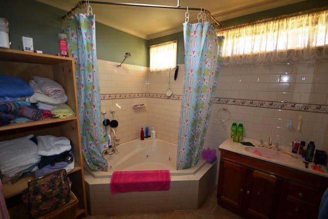 28 Howe Street, Seymour VIC 3660, Seymour - Thumbnail 4