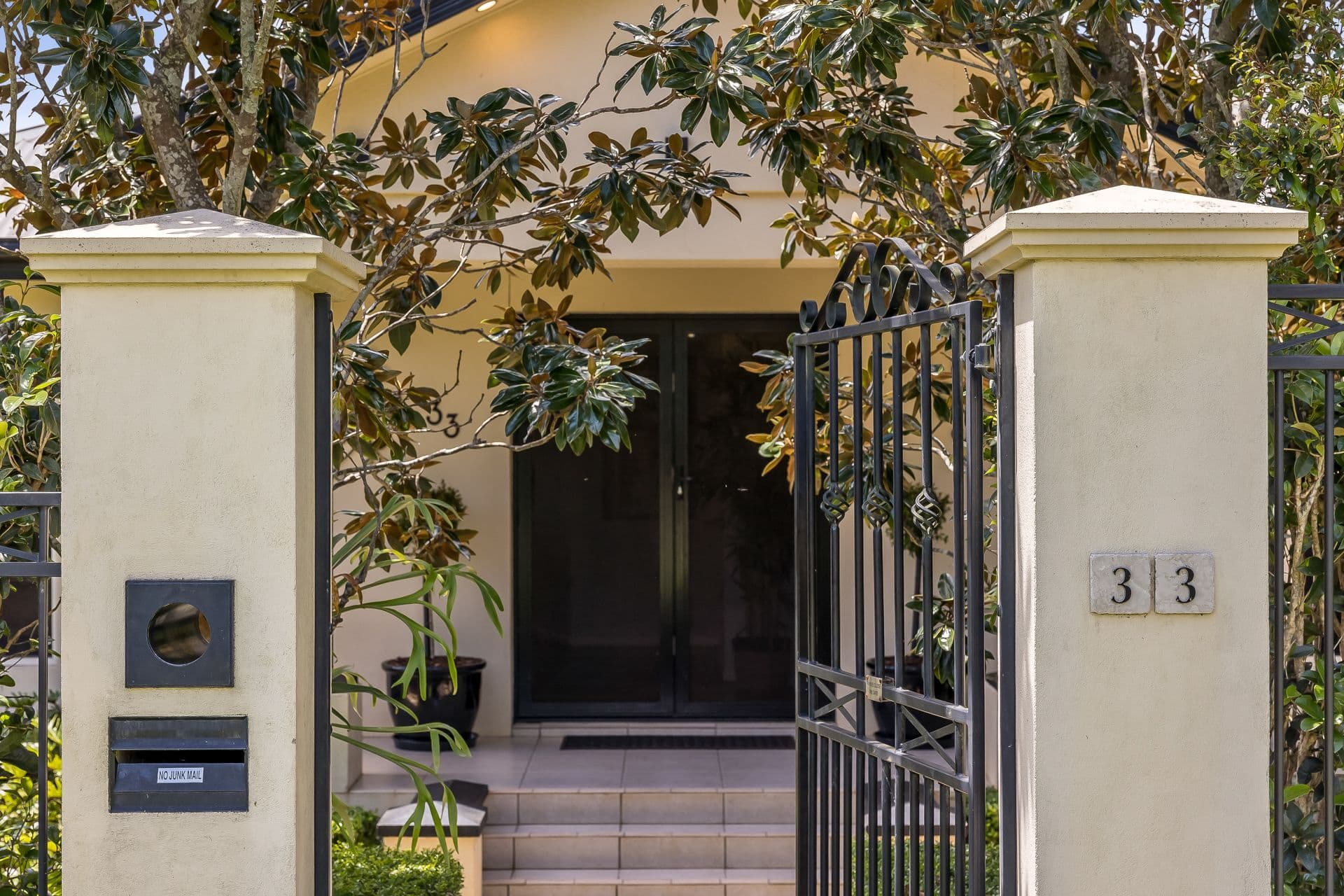 33 Harvey Street, Mount Lofty QLD 4350, Mount Lofty - Image 1