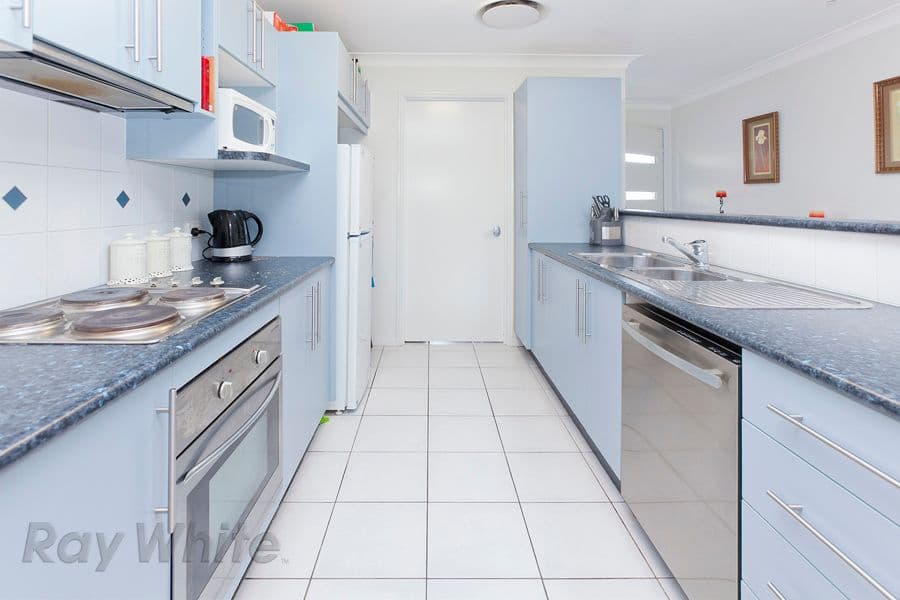 38 Creekside Drive, SPRINGFIELD LAKES QLD 4300, Springfield Lakes - Thumbnail 4
