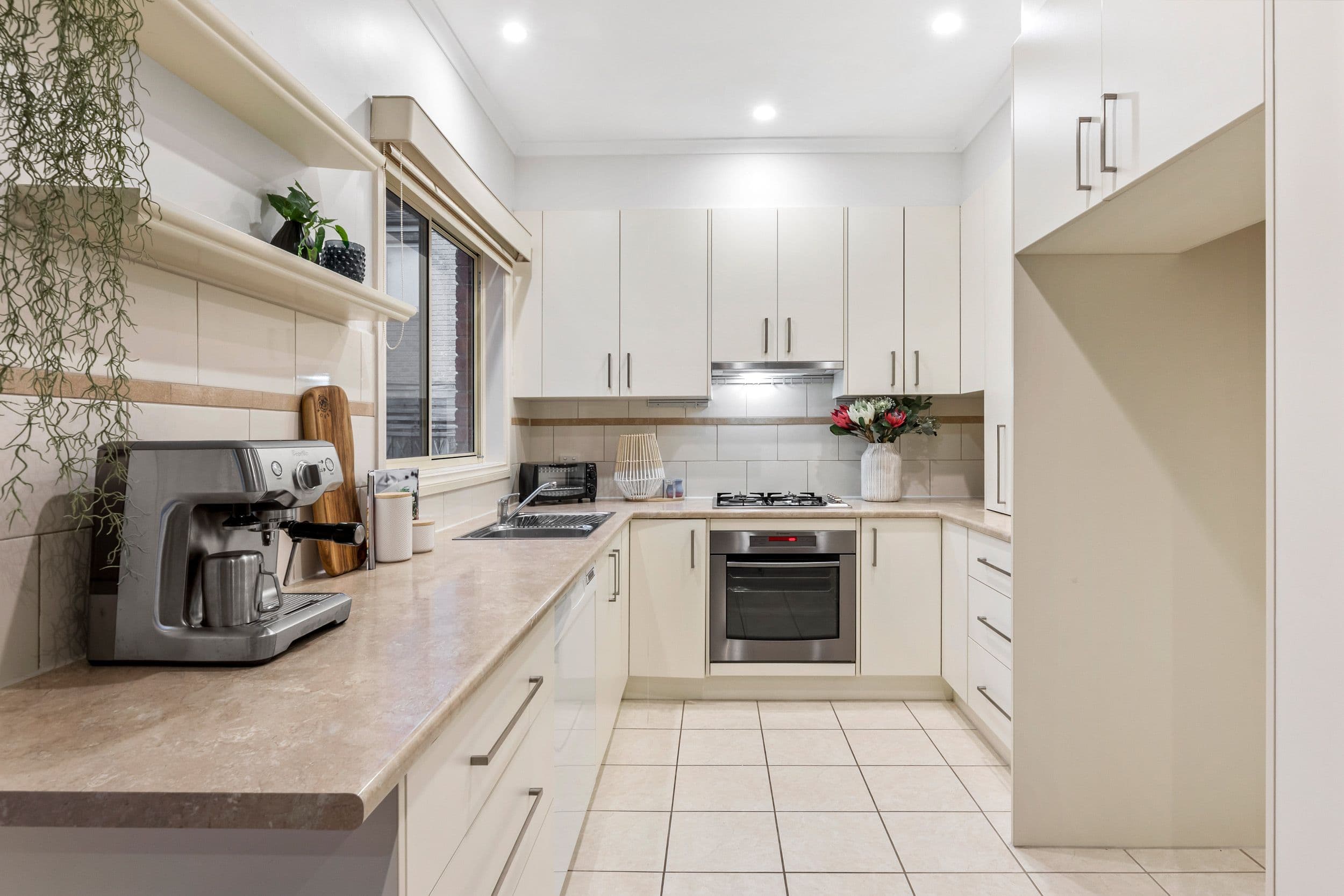 2 Tuncurry Court, Ferntree Gully VIC 3156, Ferntree Gully - Thumbnail 4