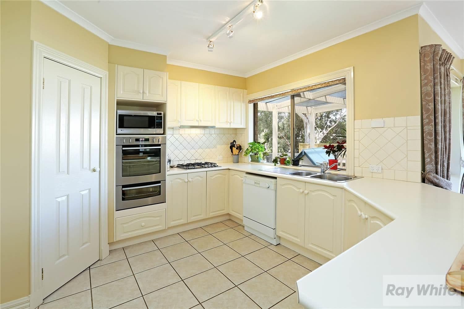 7 Nanton Close, LARA VIC 3212, Lara - Thumbnail 3