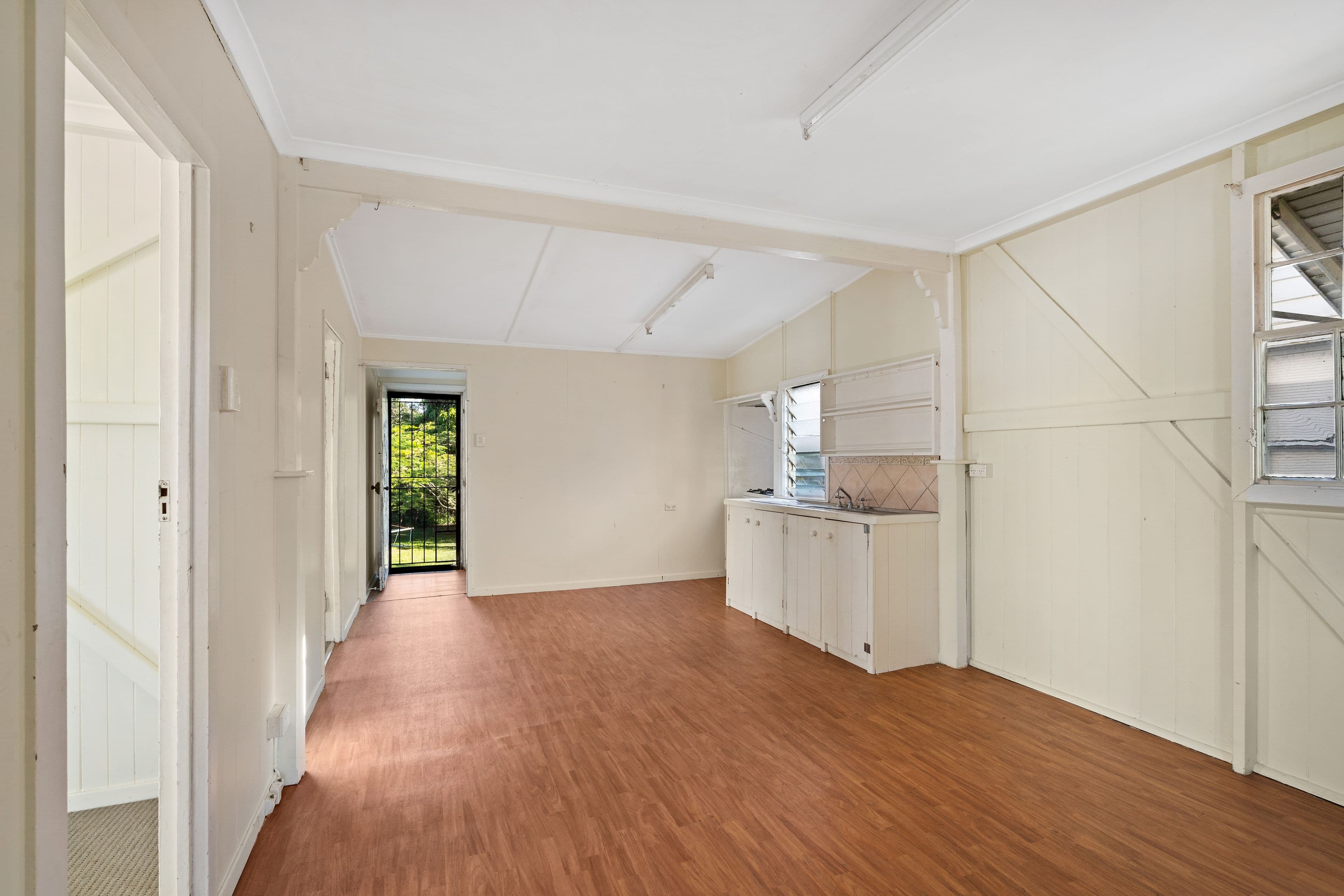 26 Towner Street, Sandgate QLD 4017, Sandgate - Thumbnail 2