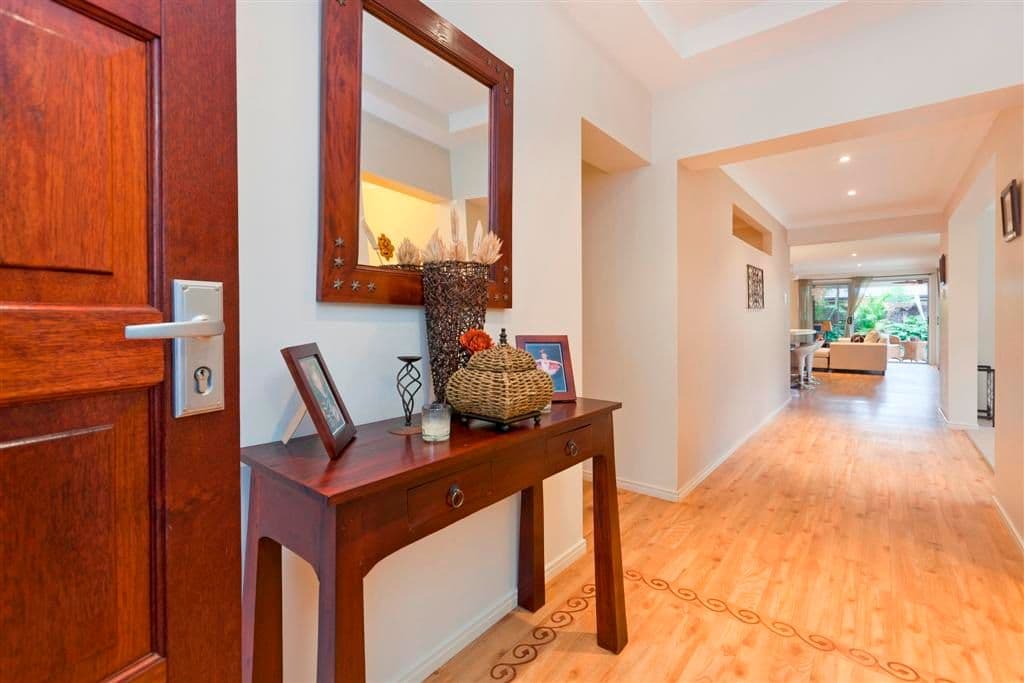 18 Syracuse Street, REDLAND BAY QLD 4165, Redland Bay - Thumbnail 2