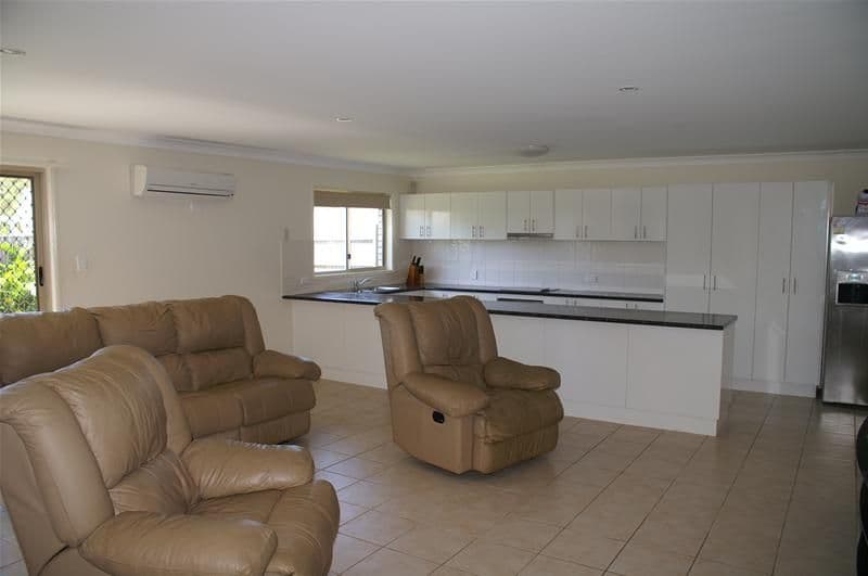 9 Debbie Way, NERANG QLD 4211, Nerang - Thumbnail 2