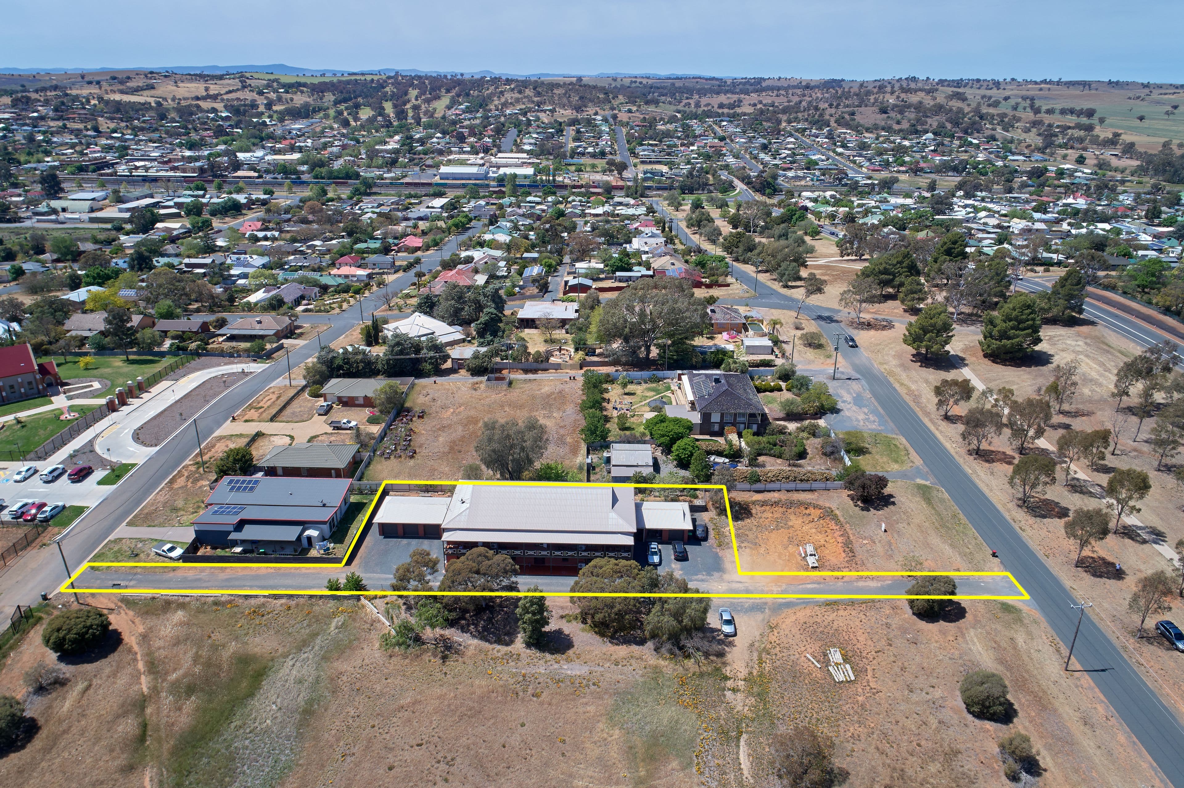 4 Vaughan Street, Junee NSW 2663, Junee - Thumbnail 2