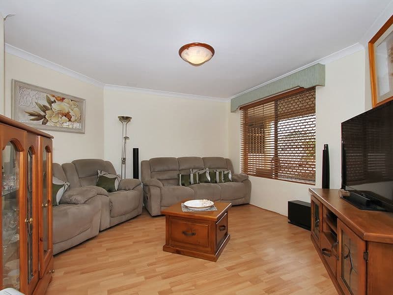 49 Badgingarra Gardens, BALLAJURA WA 6066, Ballajura - Thumbnail 2