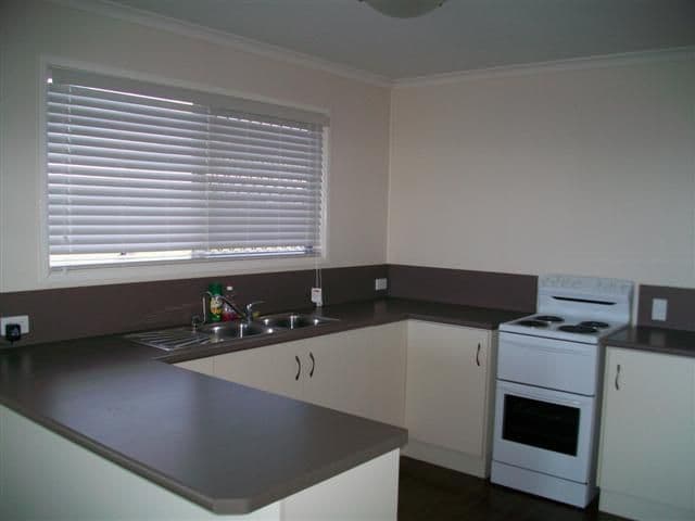 176 Bourne Drive, ROMA QLD 4455, Roma - Thumbnail 2