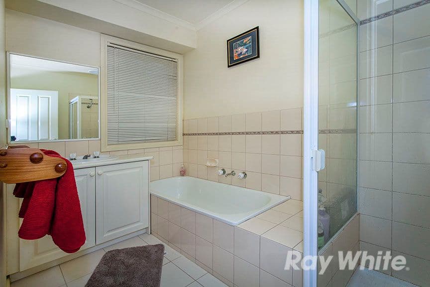 8 Memory Lane, Rowville VIC 3178, Rowville - Thumbnail 3