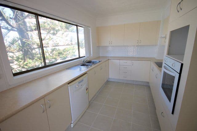 133 Old Burleigh Road, BROADBEACH QLD 4218, Broadbeach - Thumbnail 4