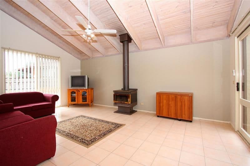 6 Golden Grove, MILL PARK VIC 3082, Mill Park - Thumbnail 4