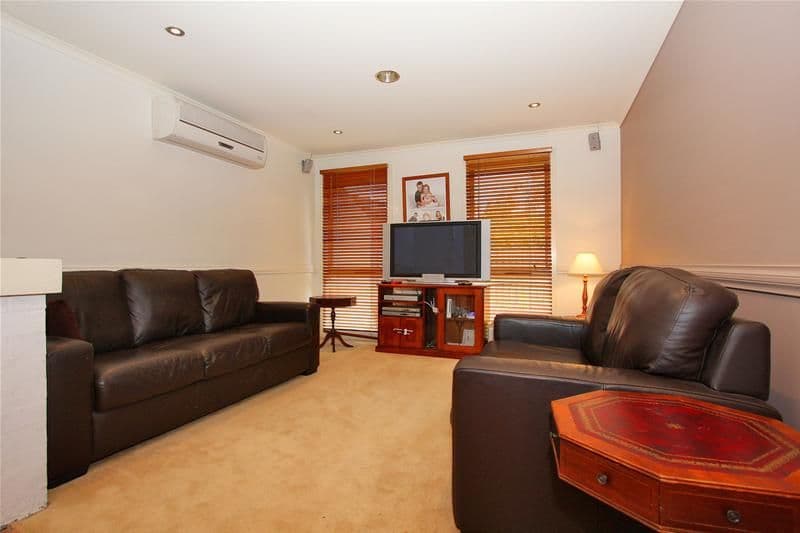 6 Golden Grove, MILL PARK VIC 3082, Mill Park - Thumbnail 5