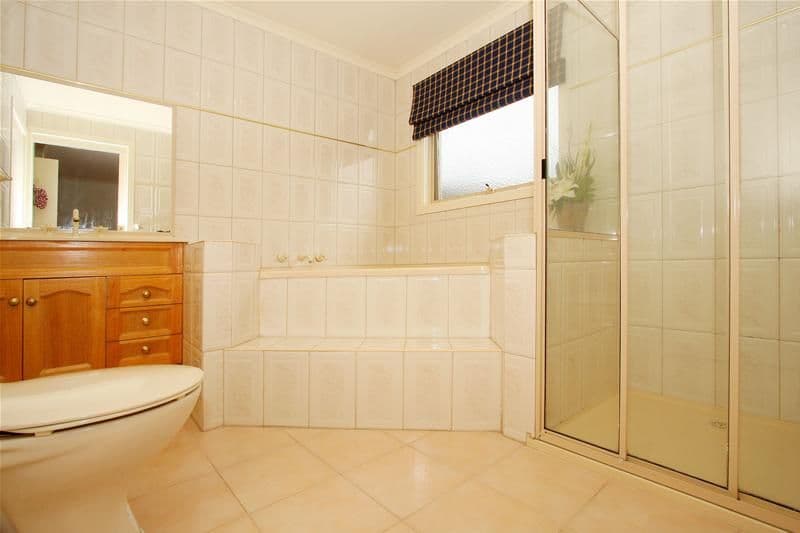 6 Golden Grove, MILL PARK VIC 3082, Mill Park - Thumbnail 8
