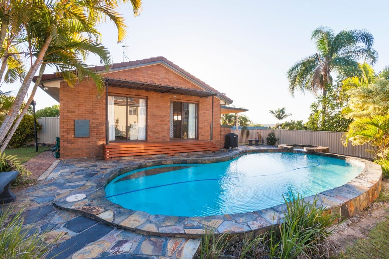 2 Moray Court, HIGHLAND PARK QLD 4211, Highland Park - Thumbnail 4