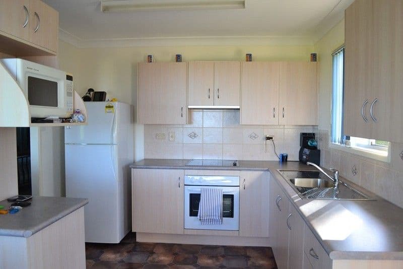 16 Strow Street, YEPPOON QLD 4703, Yeppoon - Thumbnail 4