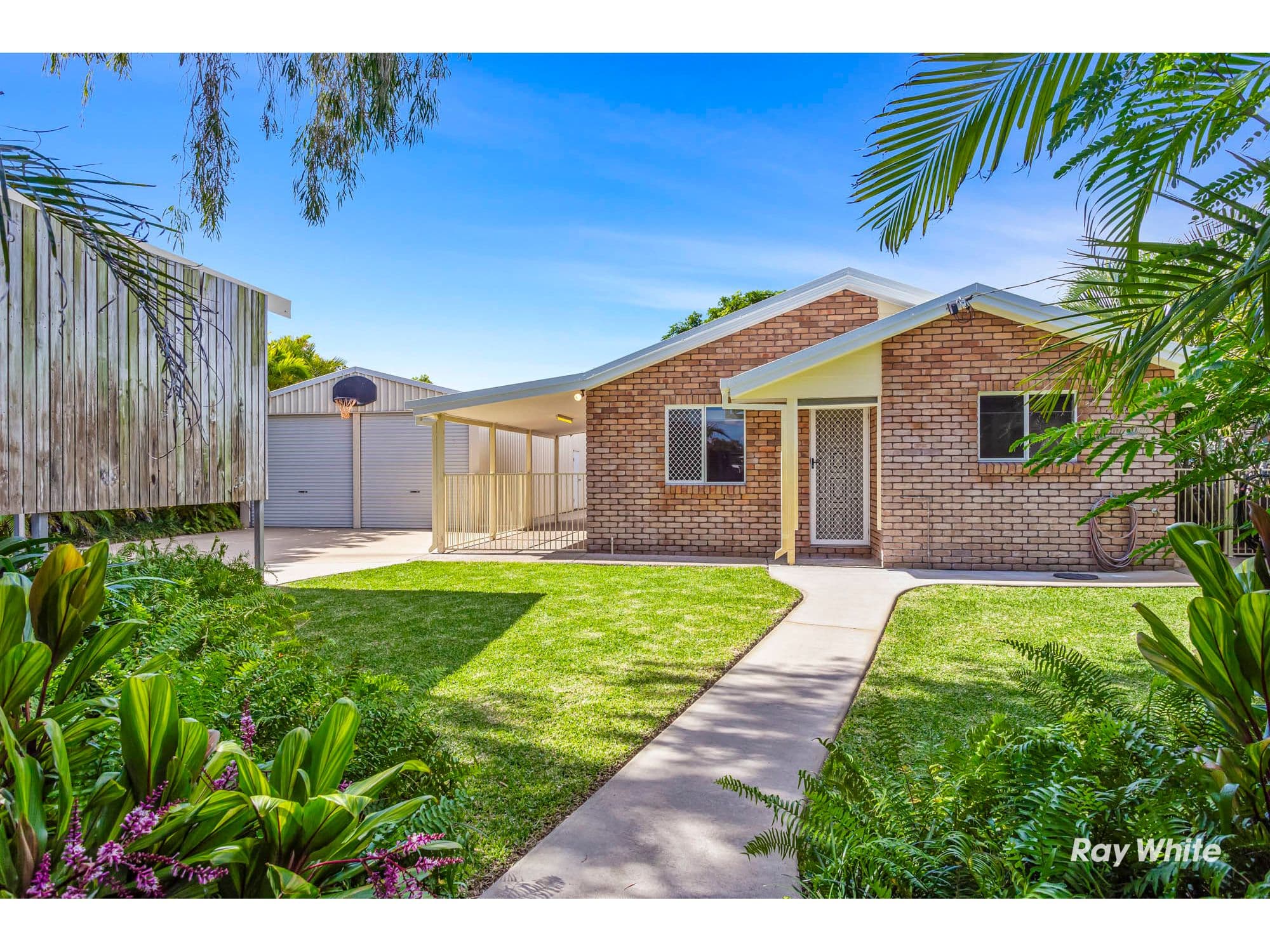 13 Horrie Twiner Street, Keppel Sands QLD 4702, Keppel Sands - Thumbnail 2