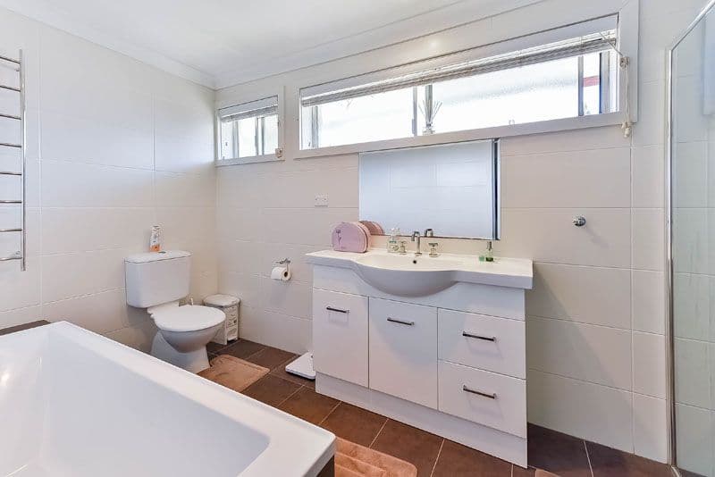 47 Engesta Avenue, Camden - Thumbnail 6