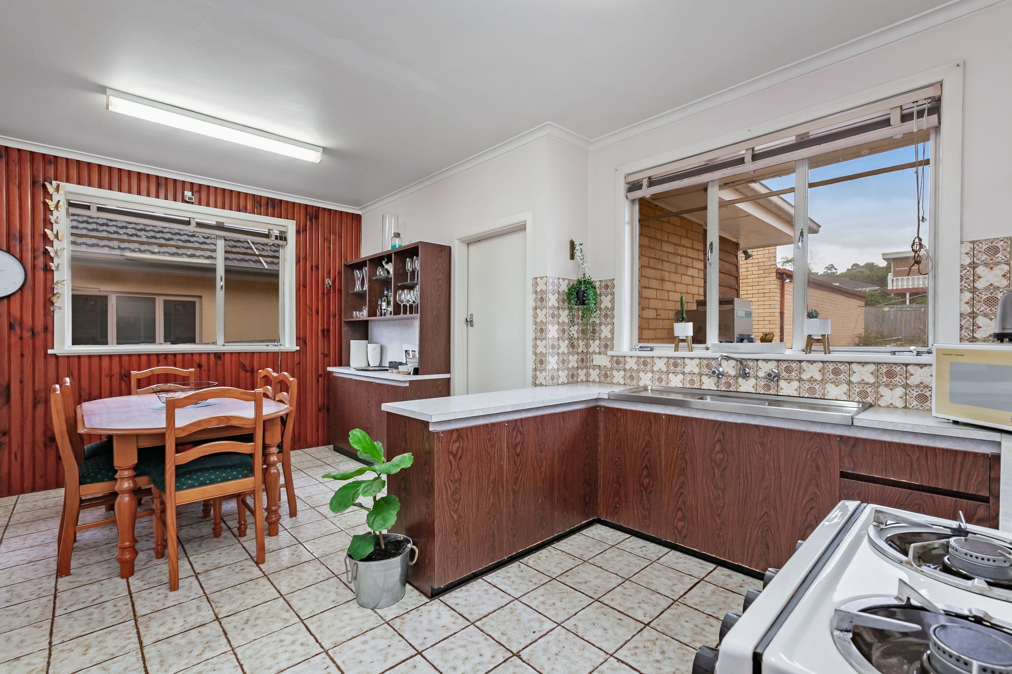 64 Rathcown Road, Reservoir VIC 3073, Reservoir - Thumbnail 4