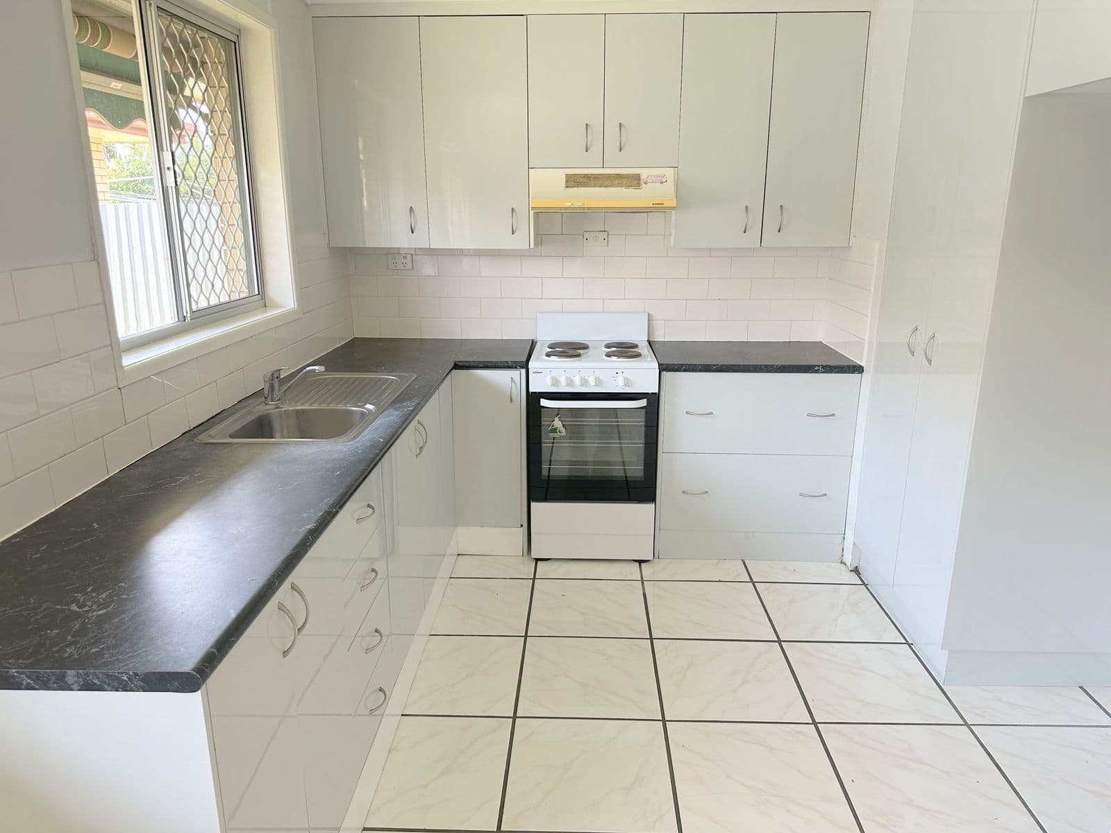 6 Cummins Avenue, Moree NSW 2400, Moree - Thumbnail 2