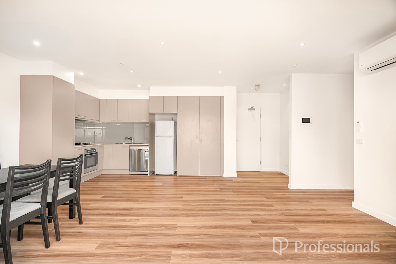 104/95 Thames Street, Box Hill VIC 3128, Box Hill - Image 1
