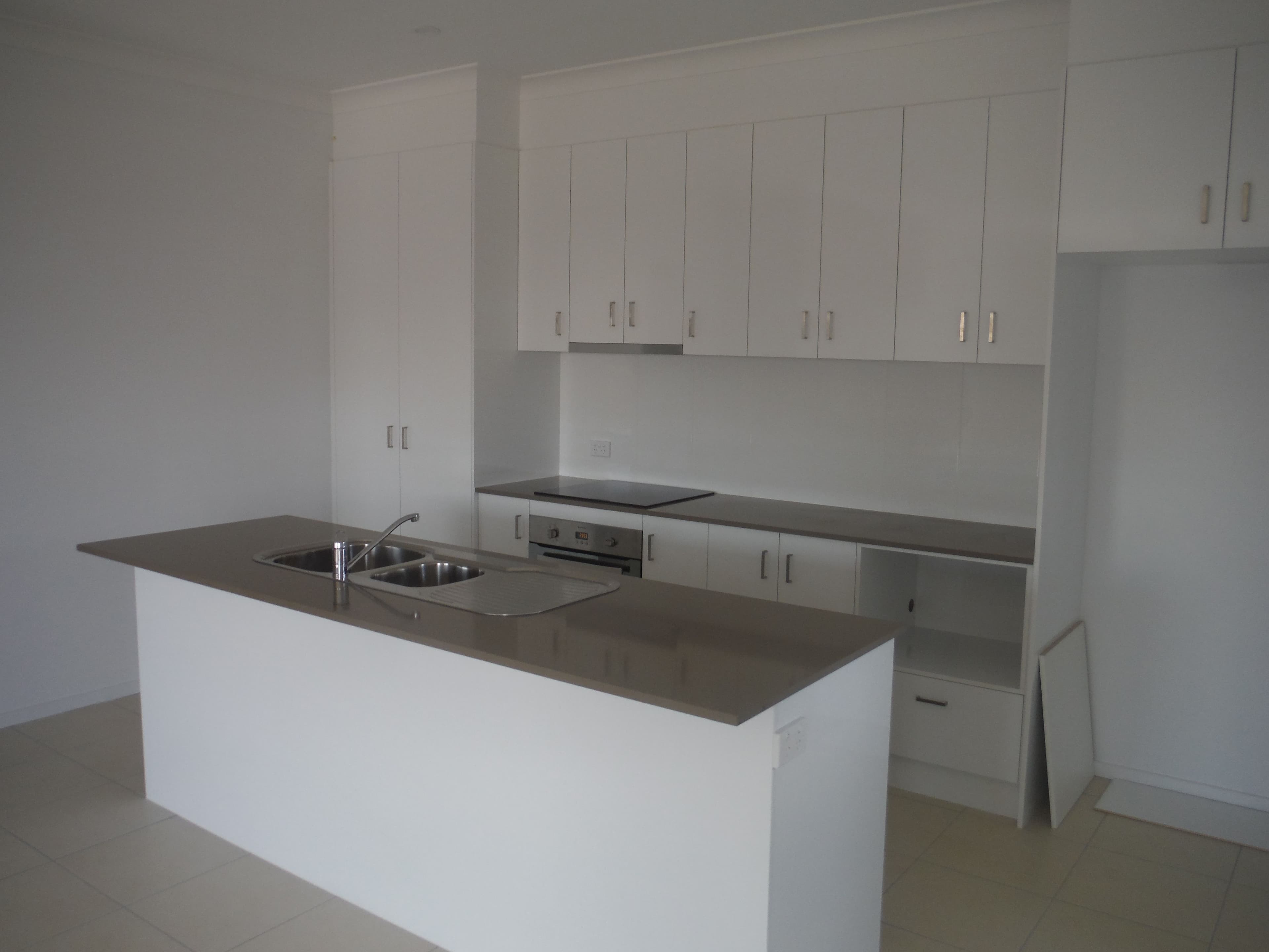 21 Lomandra Avenue, Roma QLD 4455, Roma - Thumbnail 3
