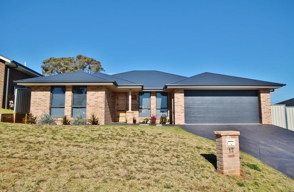 12 Henry Place, Young NSW 2594, Young - Image 1