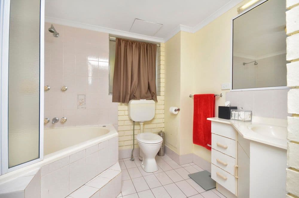 11 Baragoola Street, COORPAROO QLD 4151, Coorparoo - Thumbnail 4