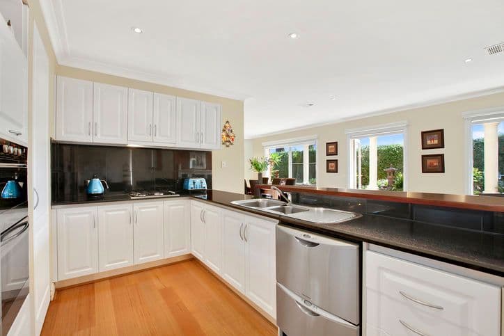 4 Timms Place, DONCASTER EAST VIC 3109, Doncaster East - Thumbnail 4