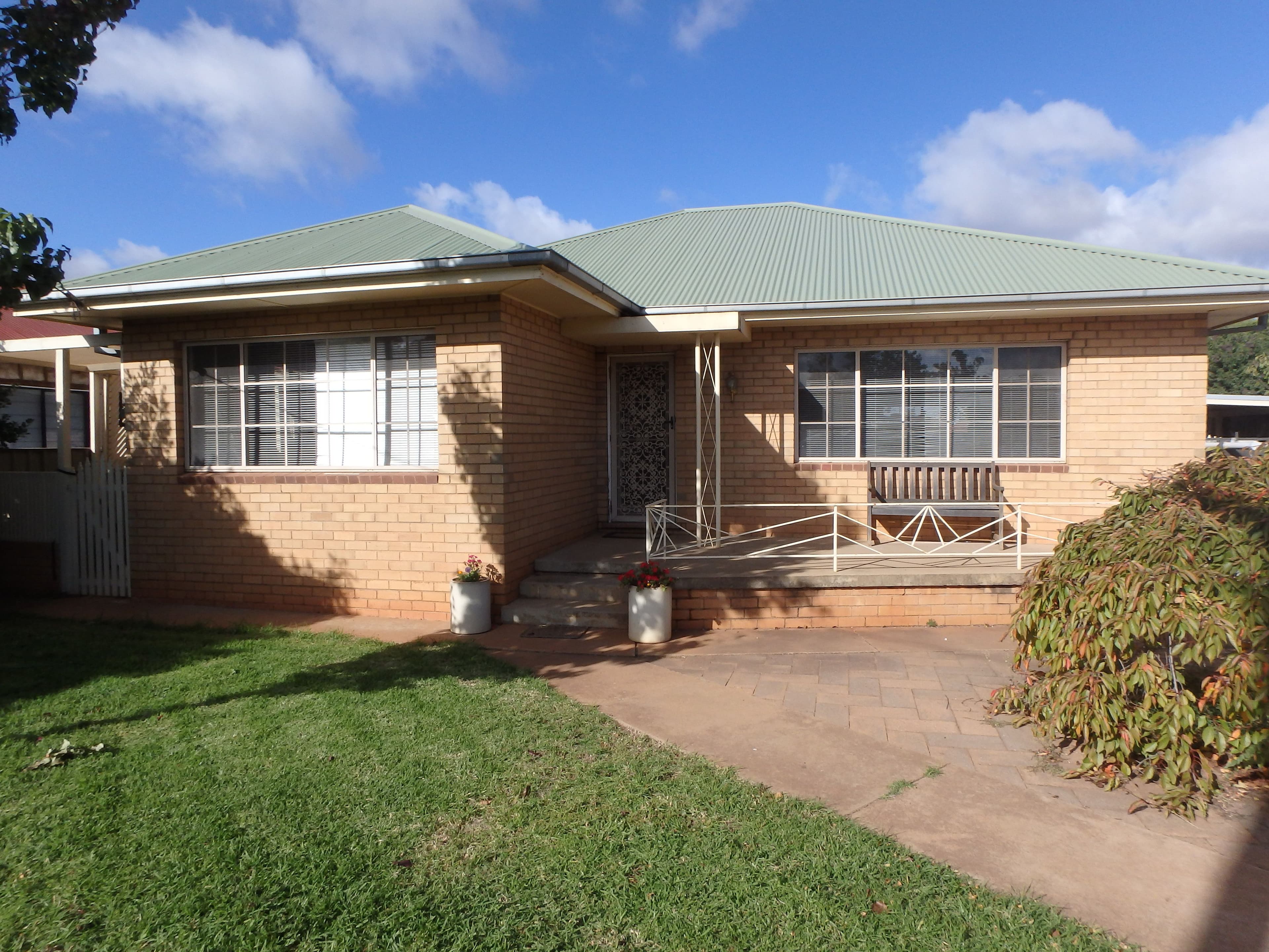 110 Kitchener Road, Temora - Image 1