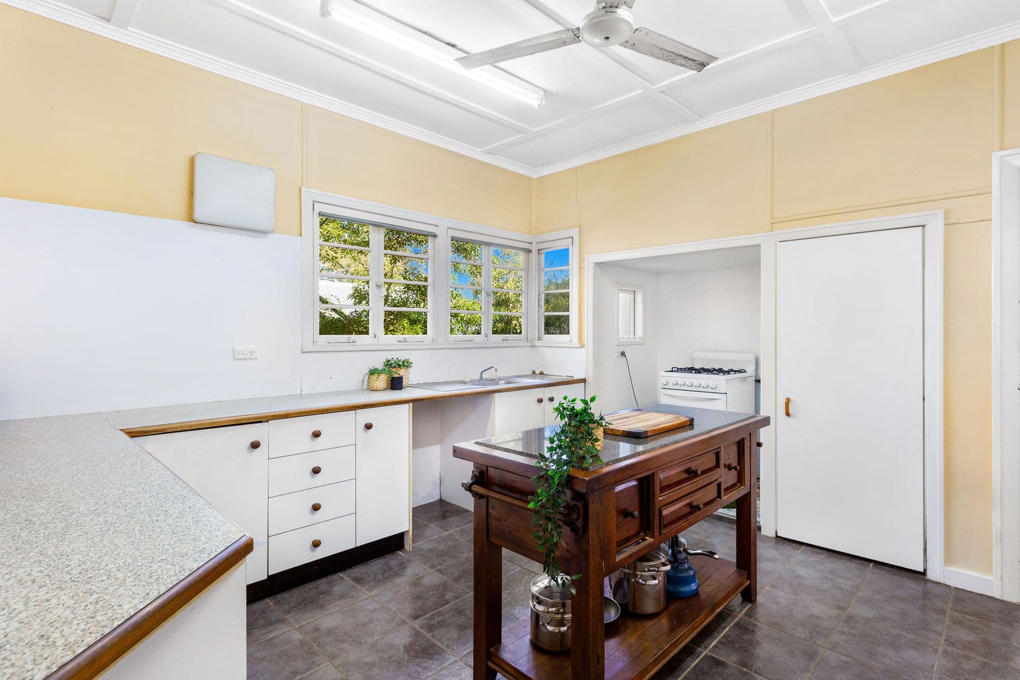 55 Elizabeth Street, Sherwood QLD 4075, Sherwood - Thumbnail 2