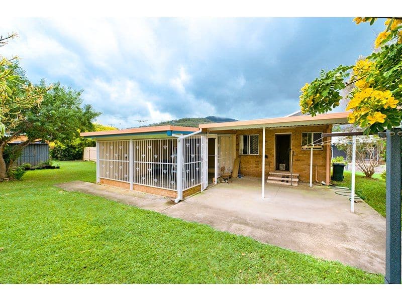 82 Fernside Avenue, Briar Hill, Briar Hill - Thumbnail 2