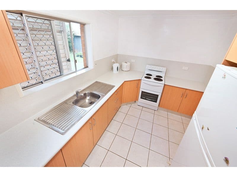 82 Fernside Avenue, Briar Hill, Briar Hill - Thumbnail 7