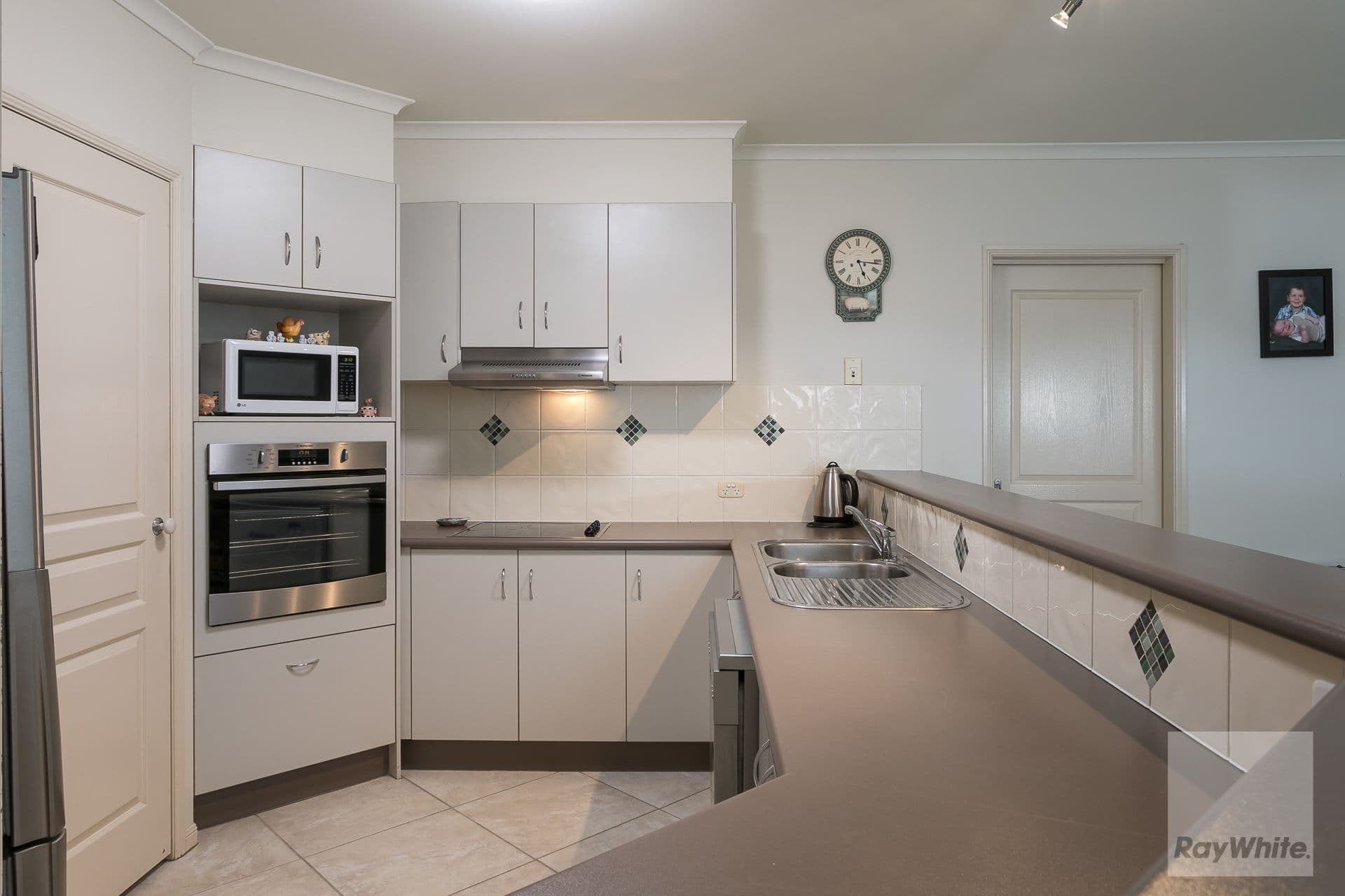 24 Syracuse Street, Redland Bay QLD 4165, Redland Bay - Thumbnail 2