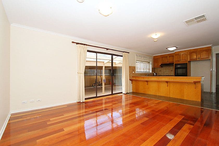 1 Laver Court, MILL PARK VIC 3082, Mill Park - Thumbnail 3