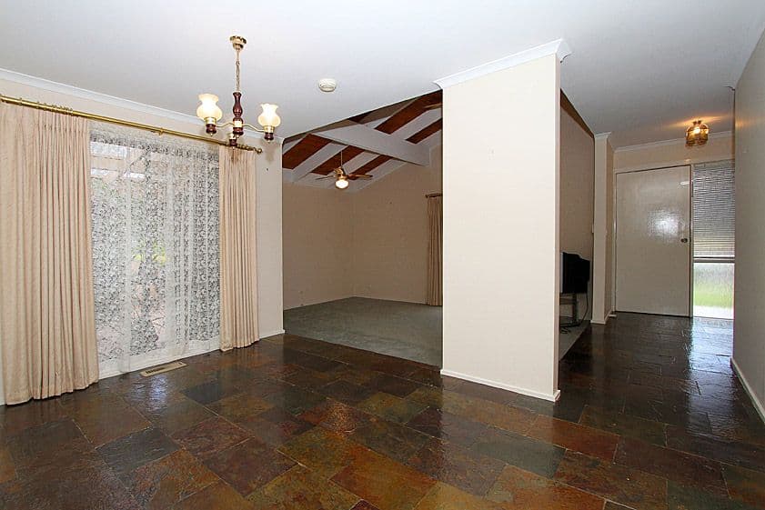 1 Laver Court, MILL PARK VIC 3082, Mill Park - Thumbnail 4