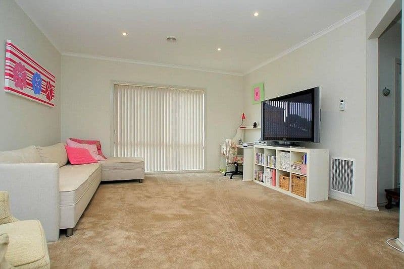 1 Cardwell Court, FERNTREE GULLY VIC 3156, Ferntree Gully - Thumbnail 2