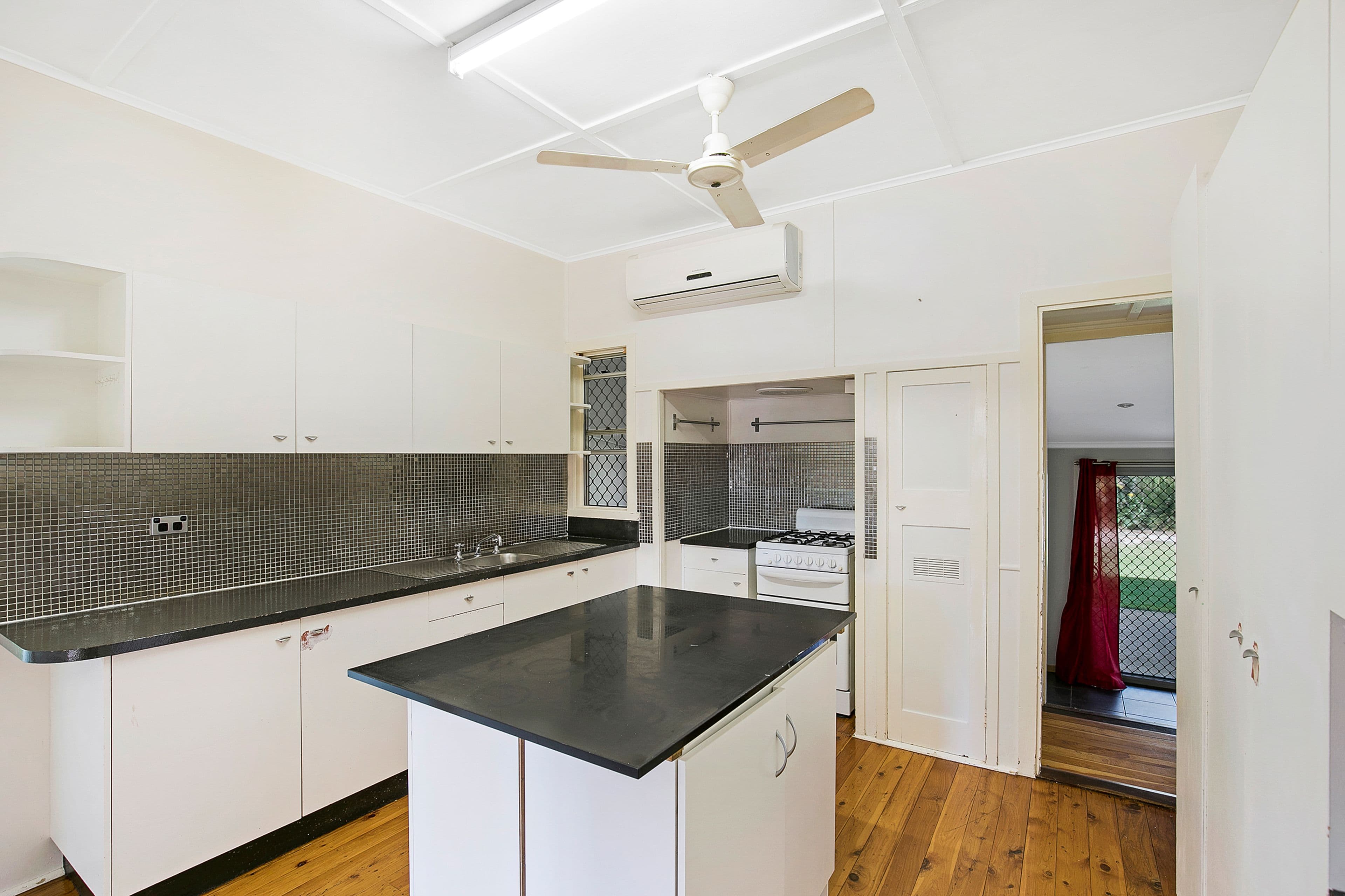 180 Holberton Street, Newtown QLD 4350, Newtown - Thumbnail 2