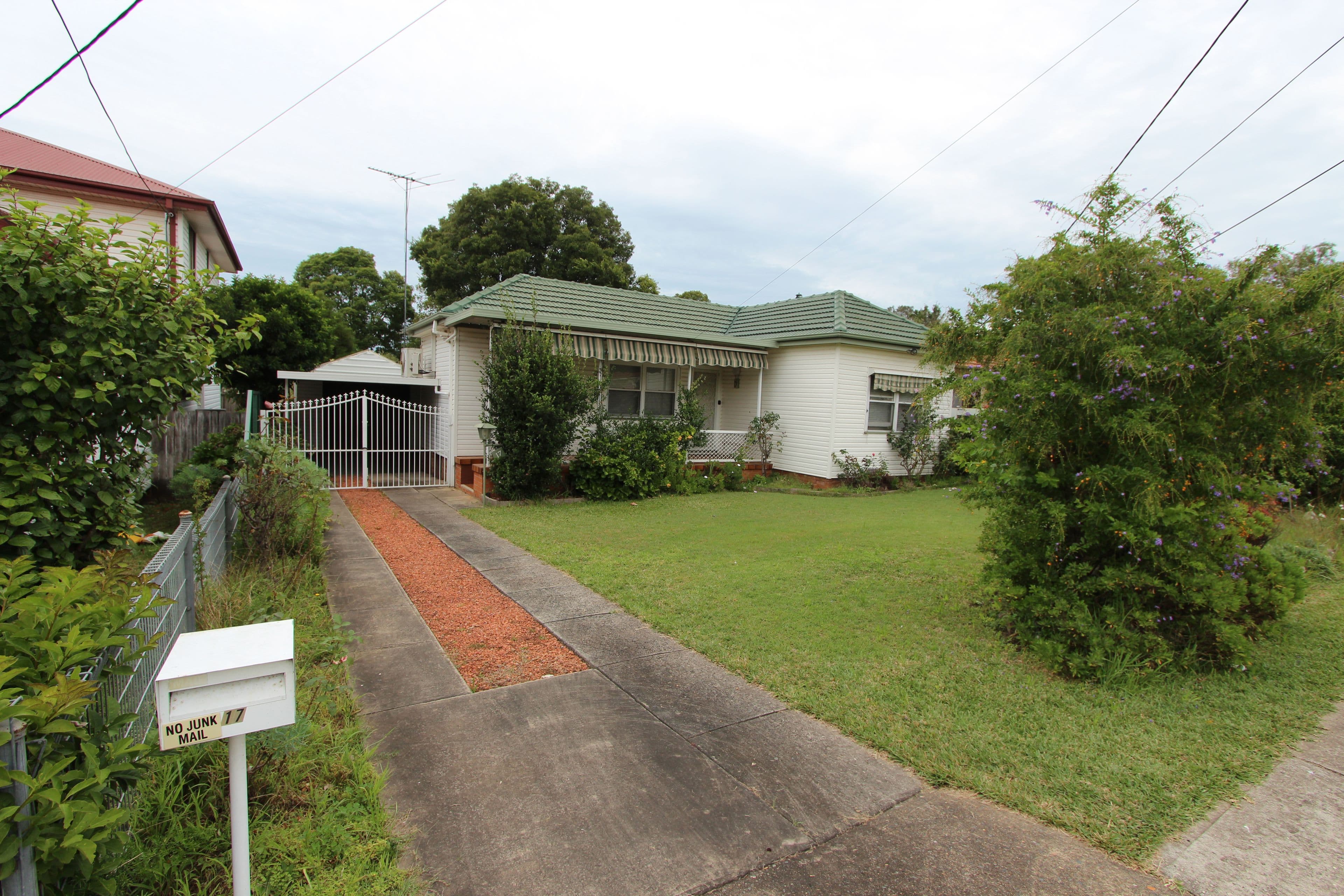 17 STANBROOK Street, Fairfield Heights NSW 2165, Fairfield Heights - Thumbnail 3